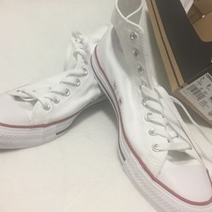 Converse tennis shoes